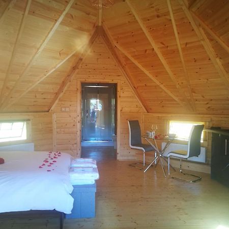 Romantic Rural Retreats Crewkerne Phòng bức ảnh